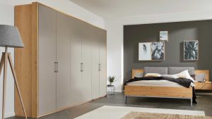 Interliving Schlafzimmer Serie 1008 - Drehtürenschrank 98300