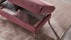 Interliving Sofa Serie 4400 - Hocker-Aufklappfunktion